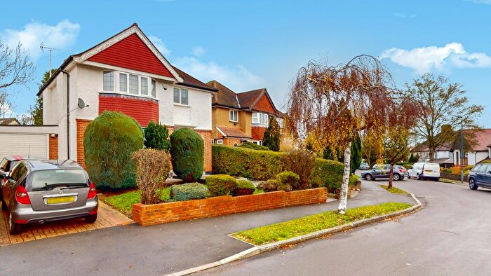 3 Bedroom Detached House For Sale In Cuckoo Hill Road, Pinner, HA5