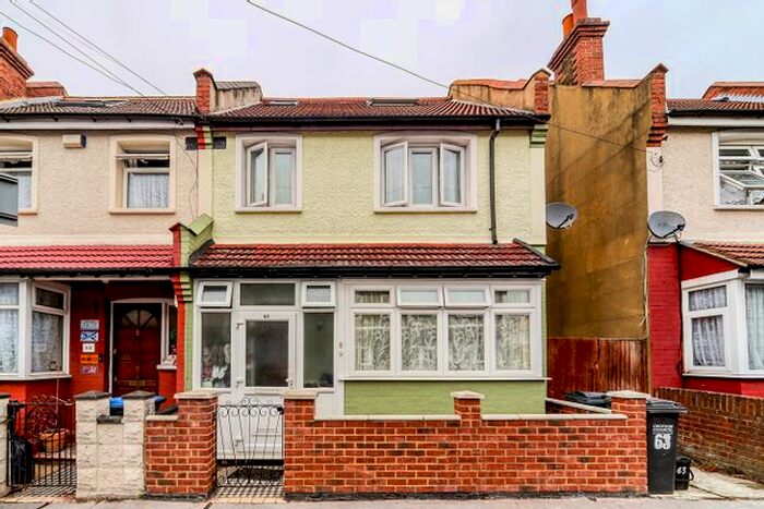 4 Bedroom End Of Terrace House To Rent In Penshurst Road, Thornton Heath, CR7