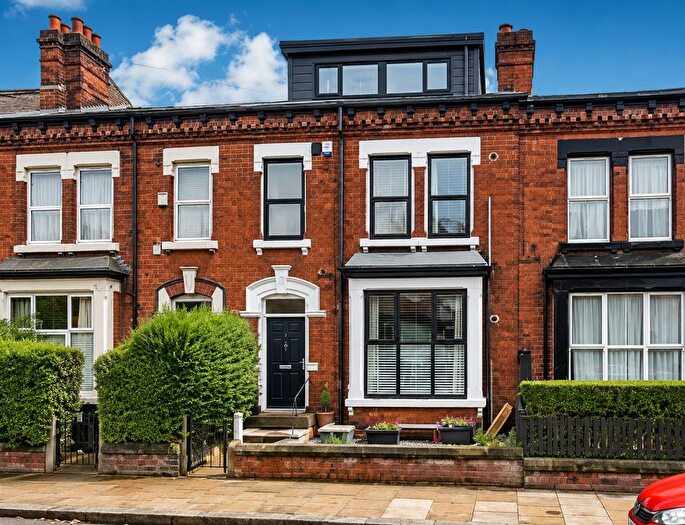 2 Bedroom Flat To Rent In Grange Terrace, Leeds, West Yorkshir, LS7