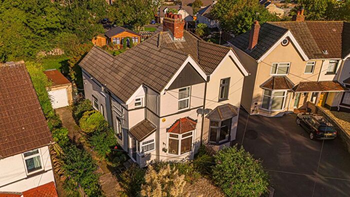 3 Bedroom Semi Detached House For Sale In The Avenue, Caldicot, NP26