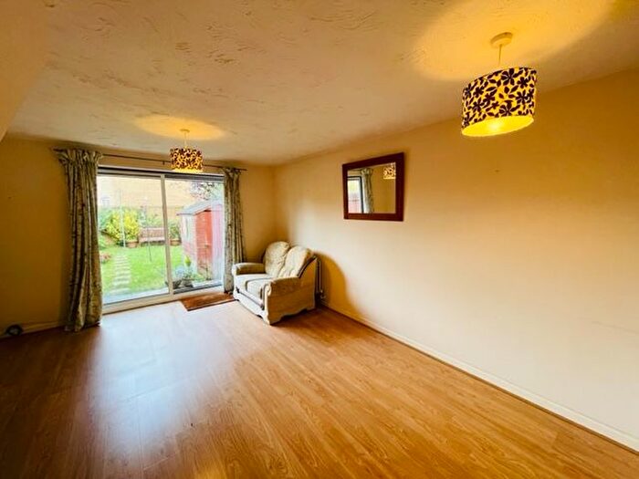 2 Bedroom Property To Rent In The Park, Bristol, BS20