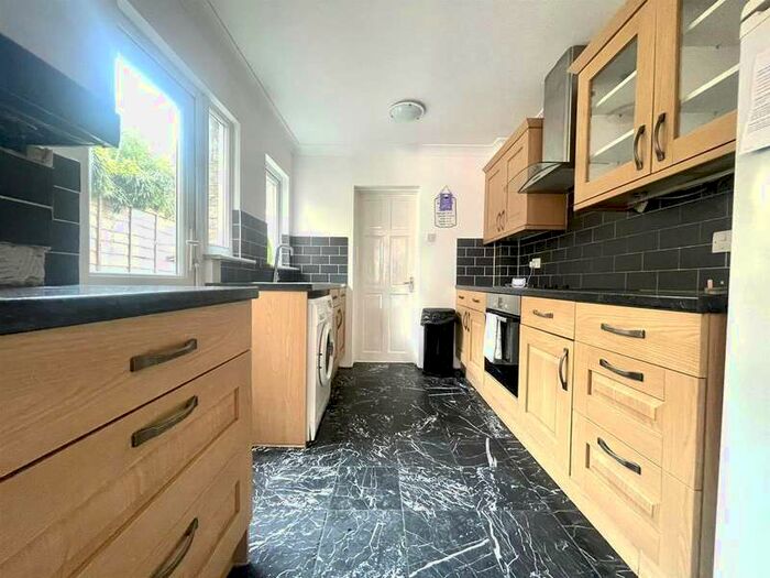 3 Bedroom Property To Rent In Lincoln Road, Enfield, EN1