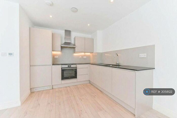 1 Bedroom Flat To Rent In More Close, Purley, CR8