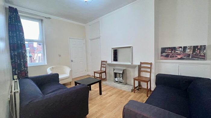 3 Bedroom Flat To Rent In Helmsley Road, Sandyford, NE2