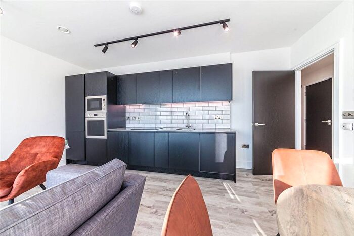1 Bedroom Flat For Sale In Portal Way, Acton, W3
