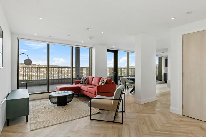 3 Bedroom Penthouse To Rent In Wellesbourne, Preston Road Brighton, BN1
