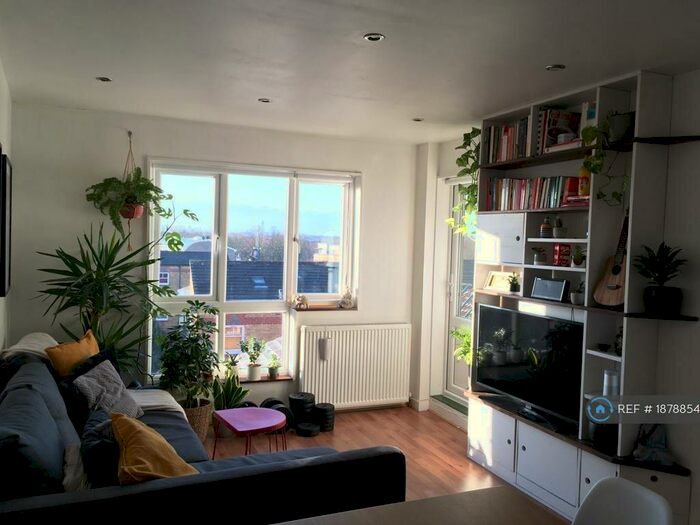 1 Bedroom Flat To Rent In Warltersville Road, London, N19
