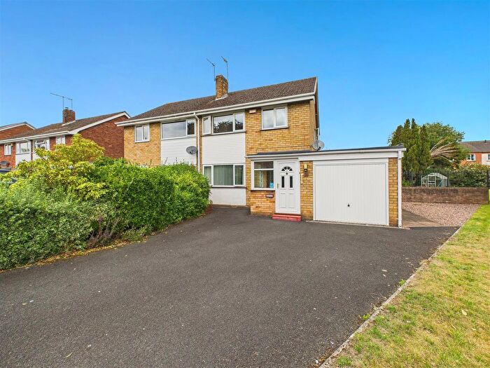 3 Bedroom Semi-Detached House For Sale In Chadsfield Road, Rugeley, WS15