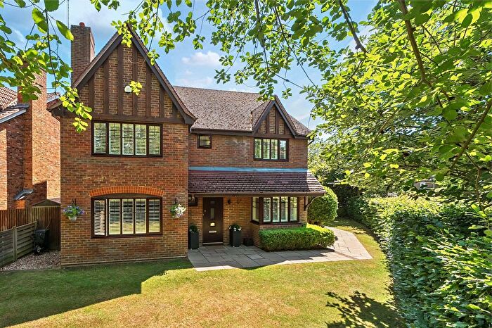 5 Bedroom Detached House For Sale In Medstead Drive, Fleet, GU51