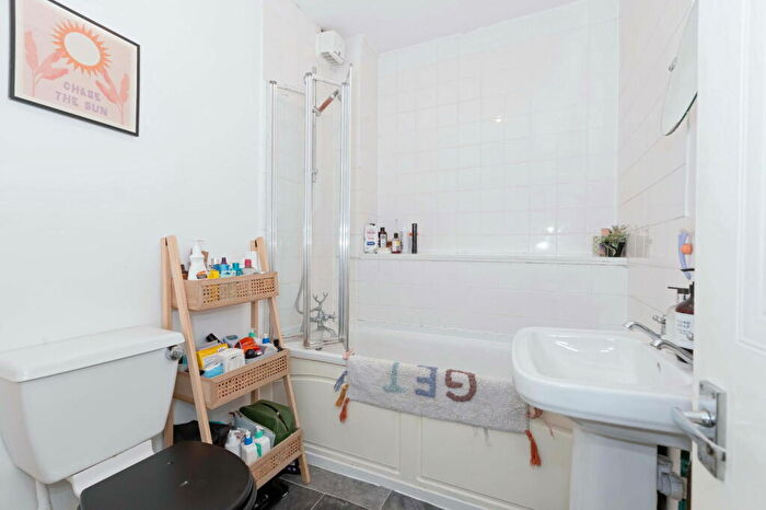 2 Bedroom Flat For Sale In Vernon Terrace, Brighton, BN1