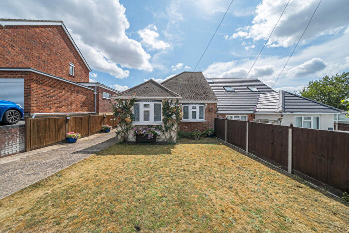 2 Bedroom Bungalow For Sale In Coombfield Drive, Dartford, DA2