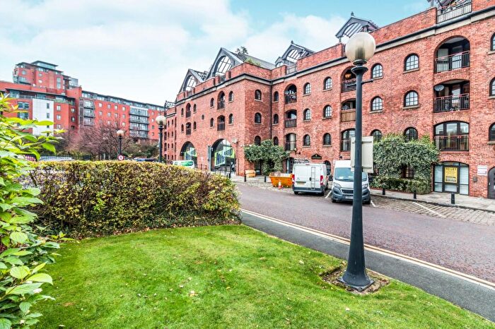1 Bedroom Flat To Rent In Middle Warehouse, Castle Quay, Manchester, M15