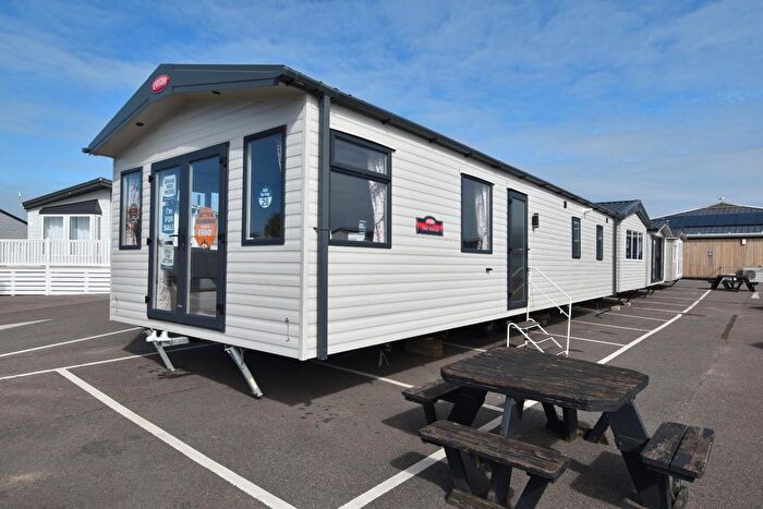 2 Bedroom Park Home For Sale In Hythe Road, Dymchurch, TN29