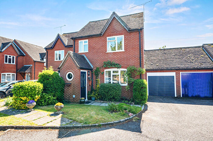 2 Bedroom House For Sale In Carpenters Close, Holybourne, Alton, Hampshire, GU34