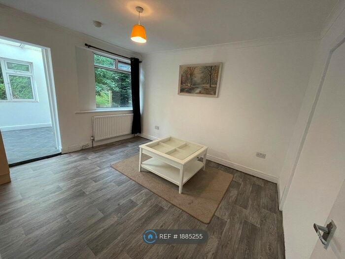 4 Bedroom Terraced House To Rent In Kelso Gardens, Leeds, LS2