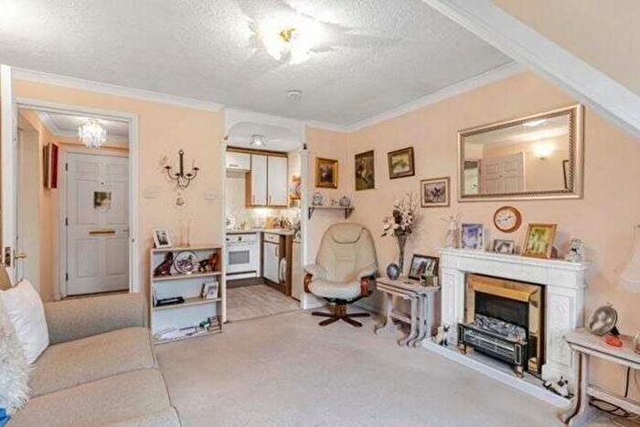 1 Bedroom Apartment For Sale In Ashfield Lane, Chislehurst, Kent, BR7