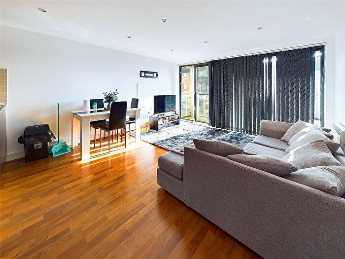 1 Bedroom Flat To Rent In Staines Road, Twickenham, TW2