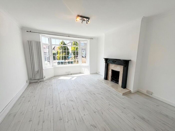 3 Bedroom Semi Detached House To Rent In Ashwood Avenue, Coventry, CV6