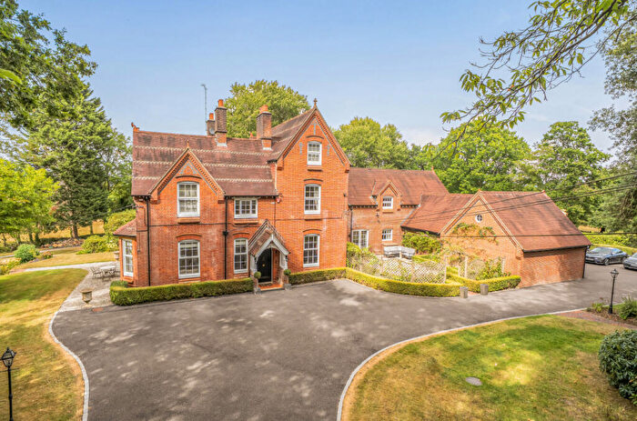 7 Bedroom Detached House For Sale In Chilworth Road, Chilworth, Southampton, Hampshire, SO16