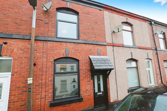 3 Bedroom Terraced House To Rent In Peers Street, Bury, BL8
