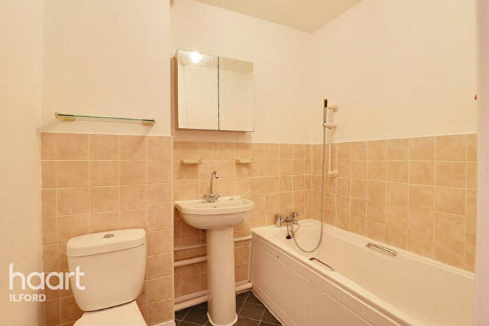 1 Bedroom Retirement Property To Rent In Golding Court, Riverdene Road, Ilford, IG1