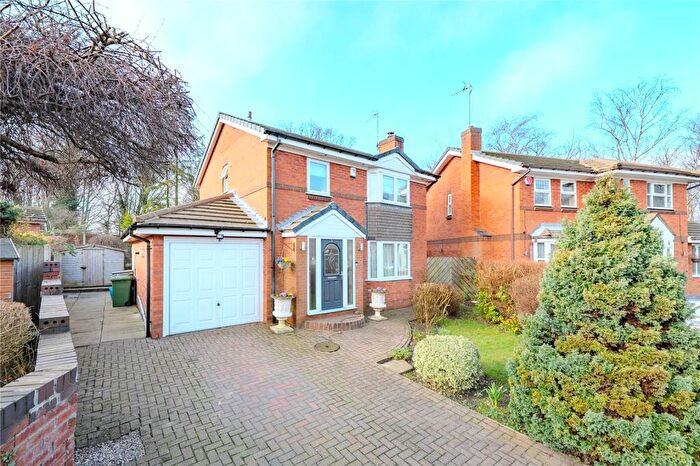 3 Bedroom Detached House For Sale In Kestrel Grove, Leeds, West Yorkshire, LS17