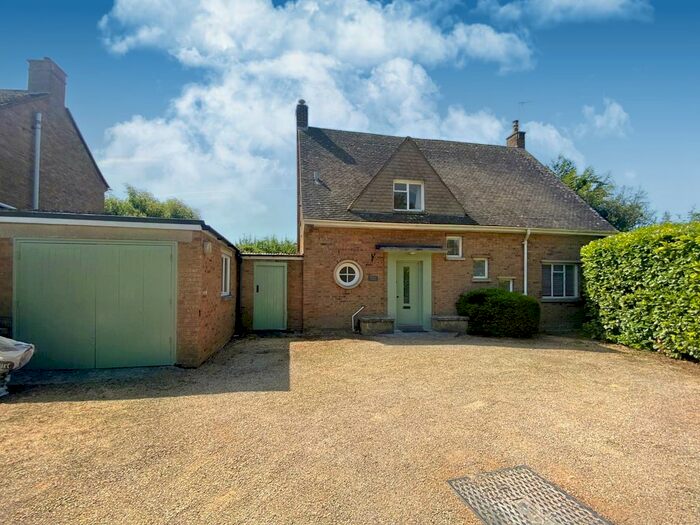 3 Bedroom Detached House To Rent In Southam Lane, Southam, Cheltenham, GL52