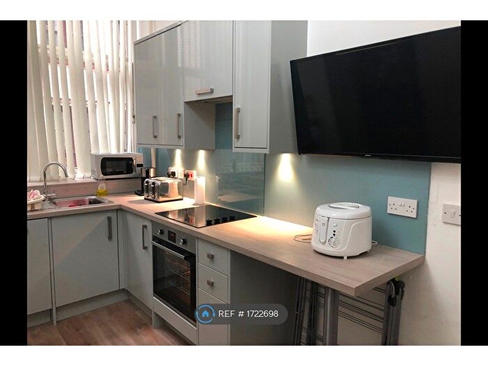3 Bedroom Flat To Rent In Whitworth Street, Manchester, M1