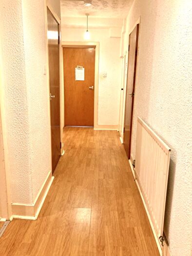 2 Bedroom Flat To Rent In Hillhead Street, Glasgow, G12