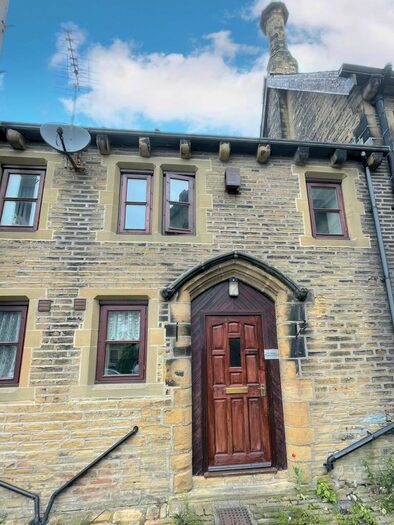 2 Bedroom Terraced House To Rent In Boothtown Road, Halifax, HX3