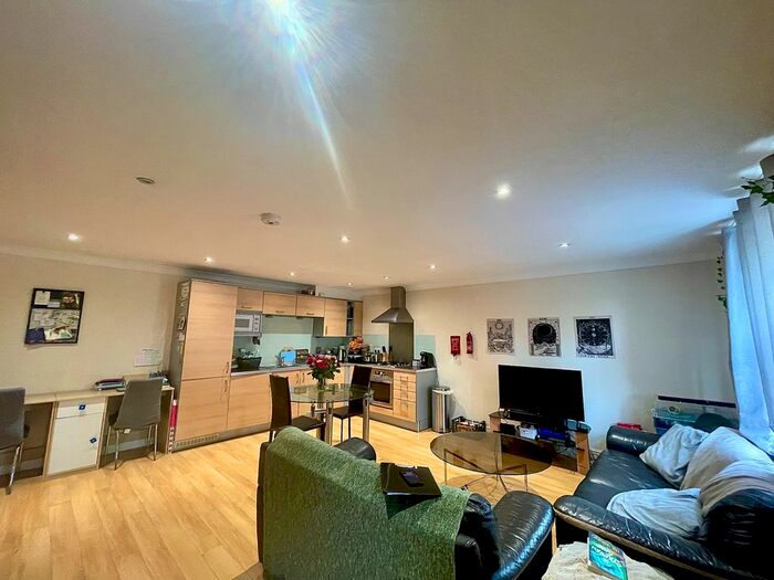 1 Bedroom Flat To Rent In Victoria Mews, St. Judes Road, Englefield Green, TW20