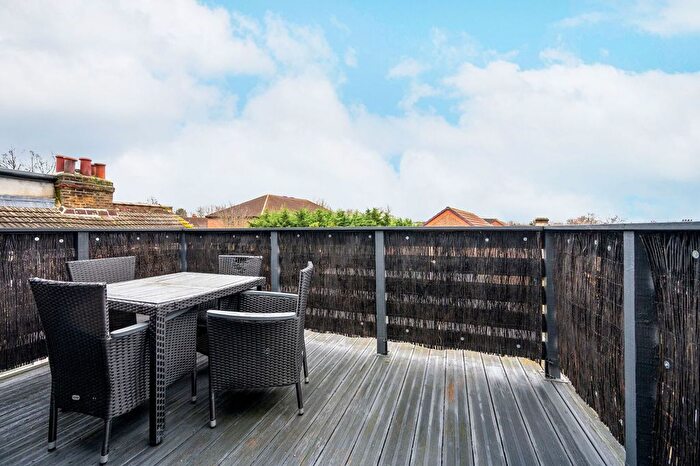 2 Bedroom Flat To Rent In Clarendon Road, Colliers Wood, London, SW19