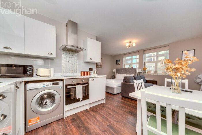 Flat To Rent In Ditchling Road, Brighton, East Sussex, BN1