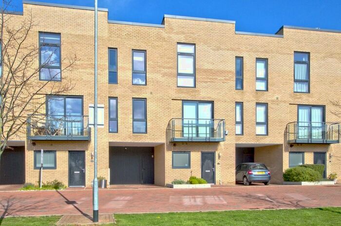 4 Bedroom Town House To Rent In Cornwell Road, Trumpington, CB2