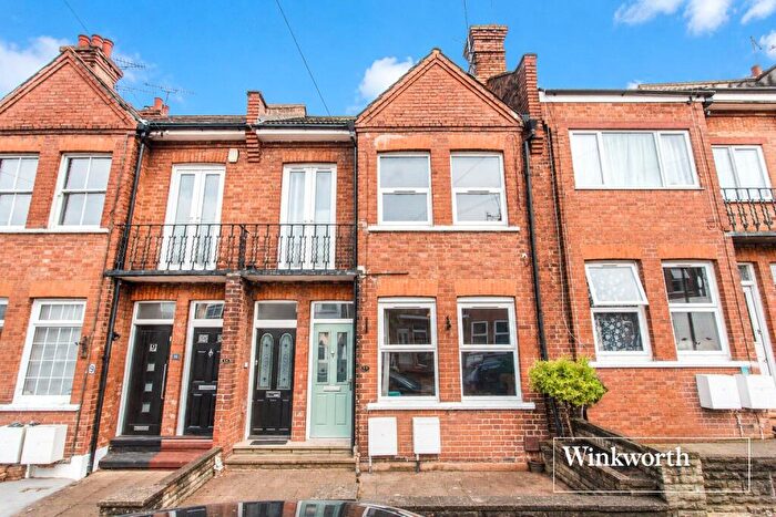 1 Bedroom Flat For Sale In Welbeck Road, East Barnet, EN4