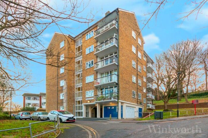 2 Bedroom Apartment To Rent In Eliot Bank, Forest Hill, London, SE23
