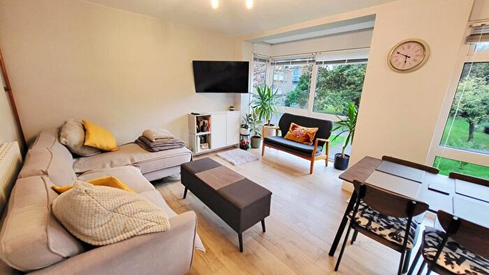 3 Bedroom Apartment To Rent In Winchester Close, Enfield, EN1