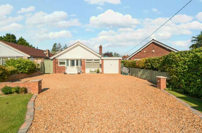 3 Bedroom Detached Bungalow For Sale In Wood End Road, Kempston, Bedford, MK43