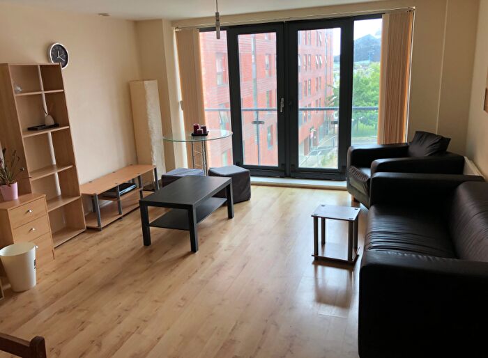3 Bedroom Flat To Rent In Shaws Alley Let Only, Liverpool, L1