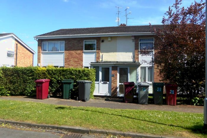 2 Bedroom Maisonette To Rent In Mowbray Drive, Tilehurst, Reading, RG30