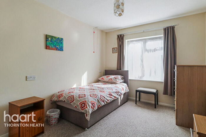 1 Bedroom Character Property For Sale In Sunny Bank, London, SE25