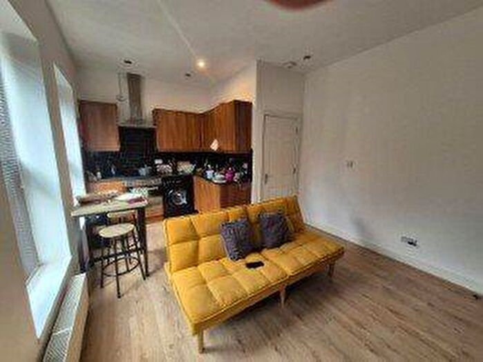 1 Bedroom Apartment To Rent In Charles Street, Newport, NP20