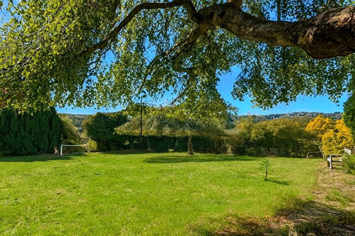 2 Bedroom Bungalow For Sale In Newton Abbot, Devon, TQ12