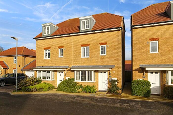 4 Bedroom Semi Detached House For Sale In Sunshine Corner Avenue, Aylesham, CT3