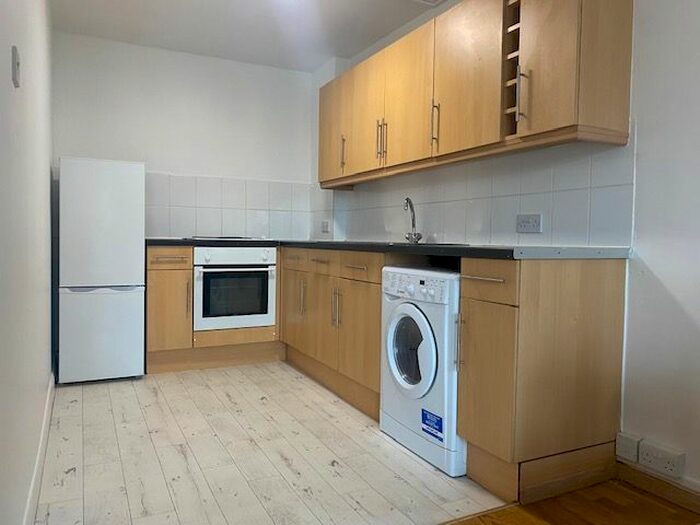 2 Bedroom Flat To Rent In Muswell Road, London, N10
