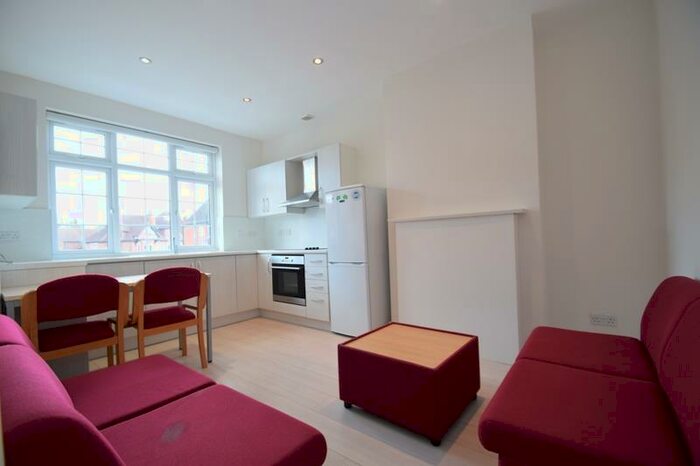 2 Bedroom Apartment To Rent In Green Lane, Northwood, HA6