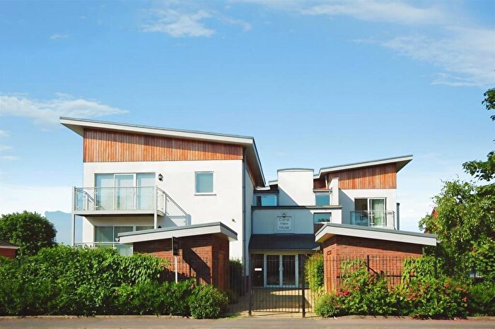 3 Bedroom Apartment To Rent In Lawn Lane, Hemel Hempstead, HP3