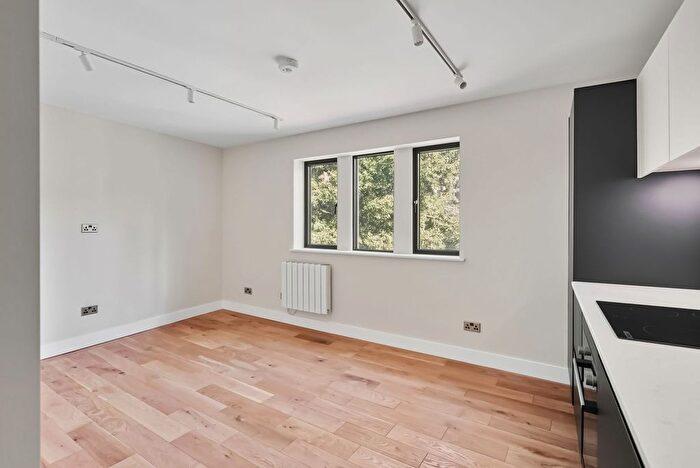 1 Bedroom Flat For Sale In High Street, Sutton, SM1