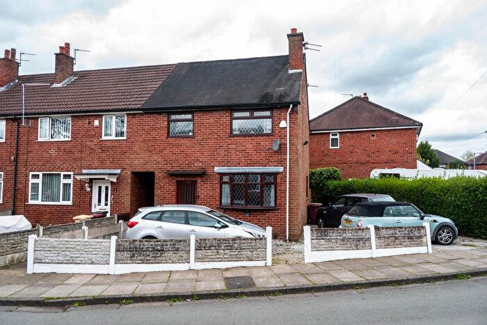3 Bedroom Semi Detached House For Sale In Ullswater Drive, Farnworth, Bolton, BL4