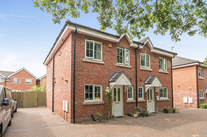 3 Bedroom Semi-Detached House For Sale In Alma Road, Bordon, Hampshire, GU35
